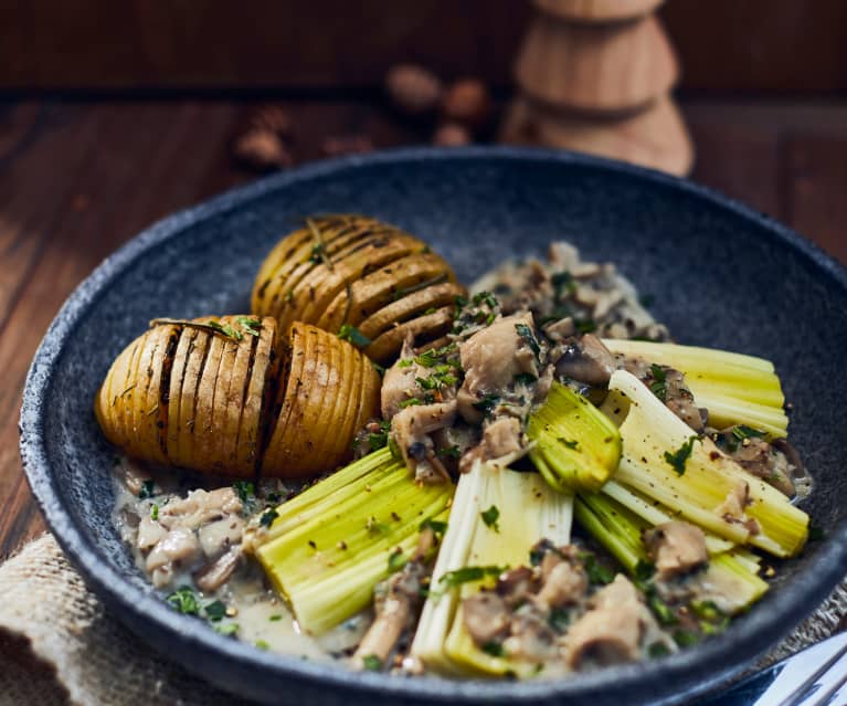 mushroomragoutwithsteamedleeksandhasselbackpotatoes