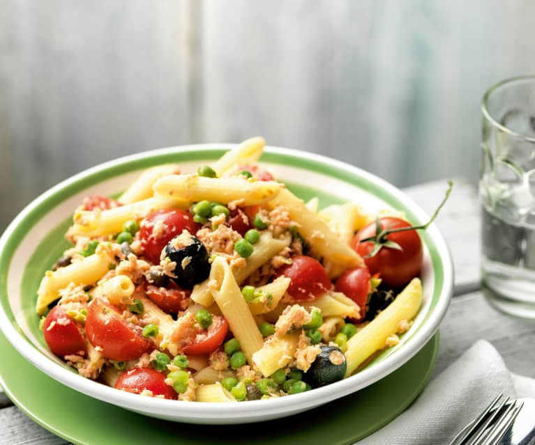 pasta salad with trout and vegetables