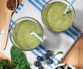 Yaban Mersini ve Ispanaklı Smoothie