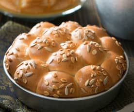 Roti Sarang Lebah (Honeycomb Buns)