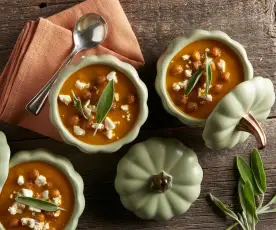 Zuppa di zucca con ceci croccanti