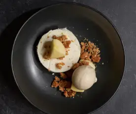 Croustade à la mousse aux pommes et lait glacé au romarin (Matthew Kenney)