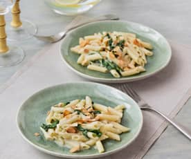 Macarrones con espinacas y bechamel de almendras