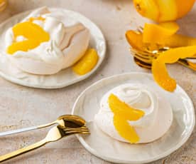 Mini-Pavlova mit Orangen