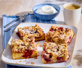 Zwetschgen-Blechkuchen mit Haselnuss-Kruste