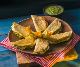 Quesadillas de flor de calabaza y queso