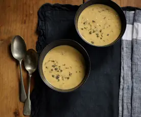 Creme de feijão branco e cogumelos