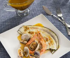 Rodaballo con almejas y gambas al vapor