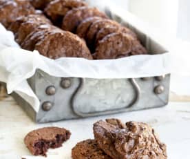 Galletas húmedas de chocolate y nuez