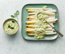 Spargeln mit Quark-Tartarsauce