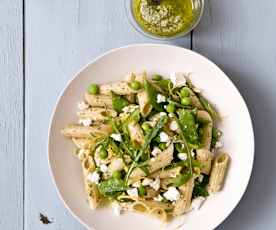 Salade de pâtes aux pois et pesto citron-menthe