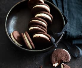 黑巧克力饼干配白巧奶油