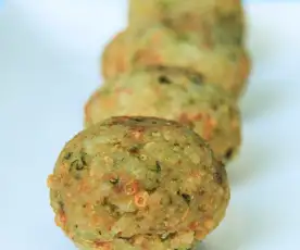 Bolinho de arroz com calabresa