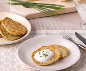 Blinis con champiñones y salsa de limón con cebollino