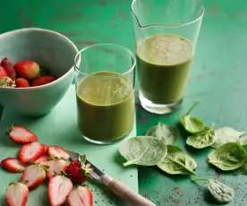 Smoothie de espinafres, morango e sementes de chia