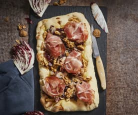 Pinsa radicchio speck e noci