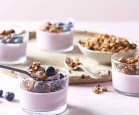 Postre de arándanos con granola