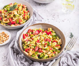 Ensalada de brócoli, pimiento y manzana