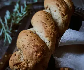 Zamotaný cibulový chléb
