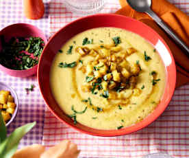 Wurzelgemüse-Cremesuppe mit Gewürz-Kartoffeln