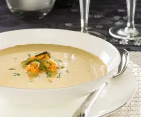 Sopa de mejillones al azafrán