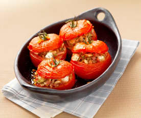 Tomates rellenos de queso de cabra, beicon y champiñones