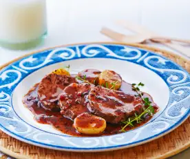 Filete de res en salsa de pasilla y vino tinto