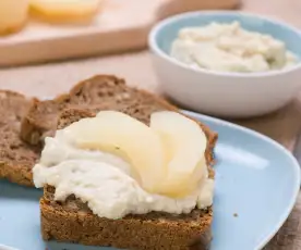 Gorgonzola-Creme mit Birne