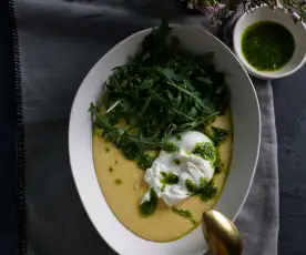 Polenta com pesto de rúcula