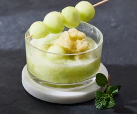 Galia-Melonen-Bowle mit Minz-Granita