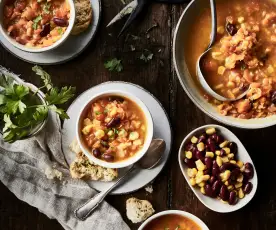 Soupe de carottes, haricots rouges et maïs