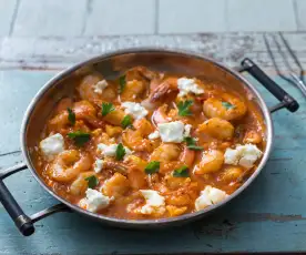 Saganaki de langostinos con queso feta