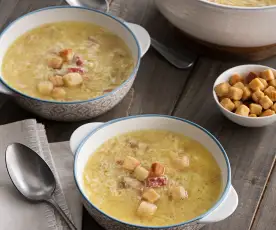 Sopa de picadillo con fideos