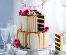 Vanille-Schoko-Hochzeitstorte mit Karamelldripping