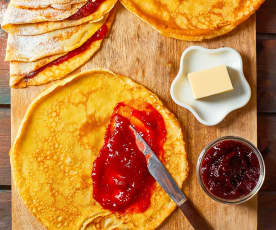 Crêpes con confettura di lamponi