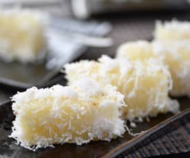 Kue Singkong Kukus (Steamed Tapioca Kuih)