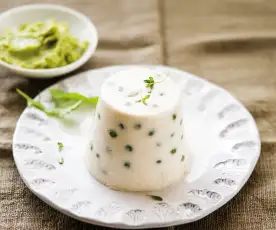 Flan de chèvre aux petits pois, mayonnaise d'avocat