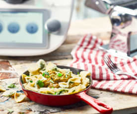 Farfalle maison au persil et pesto de tomates séchées