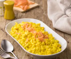 Spatzle con salmone e zafferano