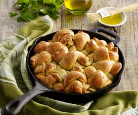 Garlic Pull-Apart Knots