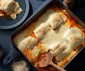 Bacalao con bechamel sobre salsa de pimientos