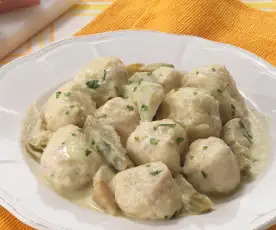 Gnocchi di ricotta al sugo di carciofi