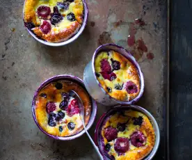 Petits flans à la ricotta et aux fruits rouges