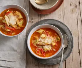 Sopa de feijão-branco e tortellini