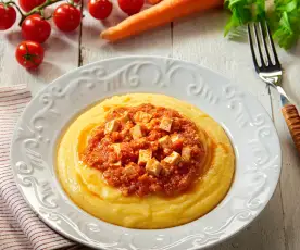 Polenta con ragù di tofu (vegan)