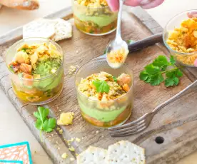 Guacamole avocat-banane et tartare de saumon à la coriandre