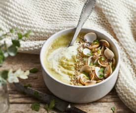 Velouté de poireaux, fenouil, pommes de terre et coques