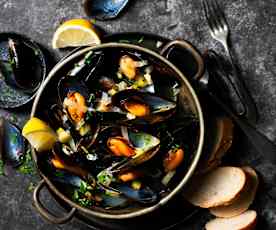 Moules Marinière (mussels)