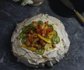 Pavlova de frutos tropicais