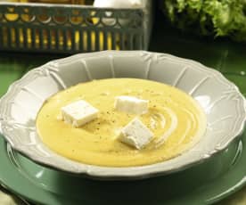 Crema de escarola con queso feta